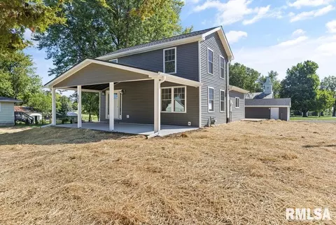 402 N Fulton St, Payson, IL 62360