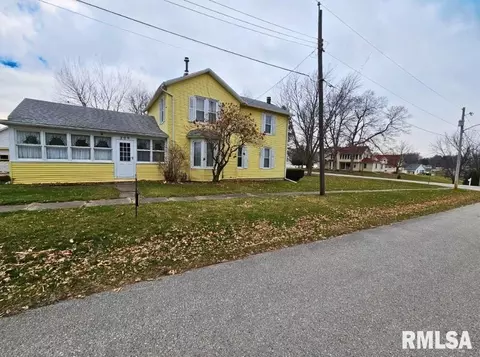 209 N Clark St, Reynolds, IL 61279
