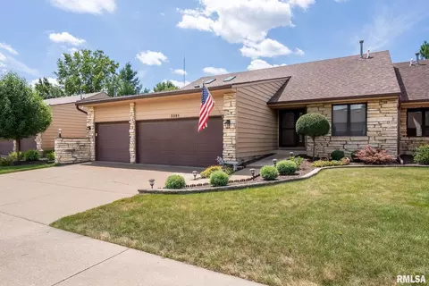 3351 E Ridge Dr, Bettendorf, IA 52722