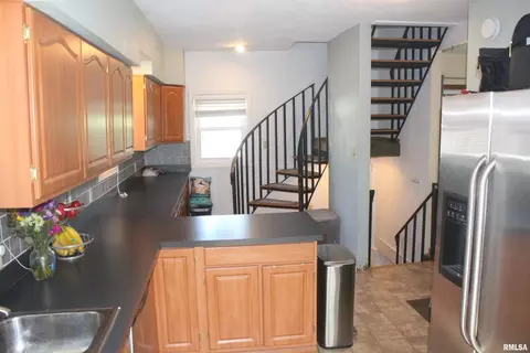442 50th St, Moline, IL 61265 photo 5