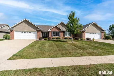 413 E Prairie St, Wilton, IA 52778