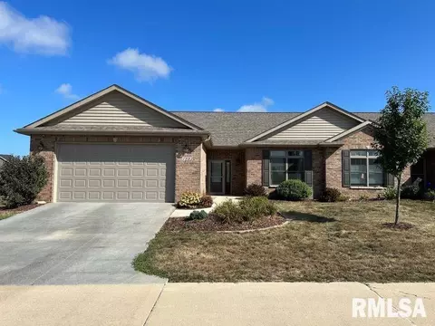 1522 17th St, Dewitt, IA 52742