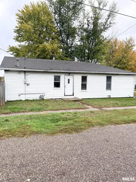 290 Lee Evans St, Hull, IL 62343