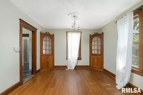 916 37th St, Moline, IL 61265 photo 10