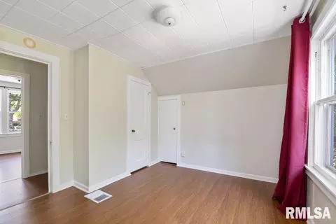 916 37th St, Moline, IL 61265 photo 20