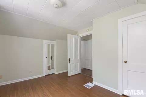916 37th St, Moline, IL 61265 photo 21