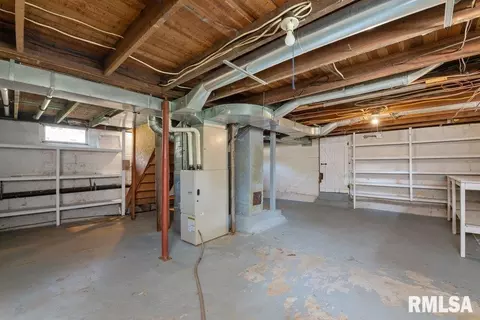 916 37th St, Moline, IL 61265 photo 23