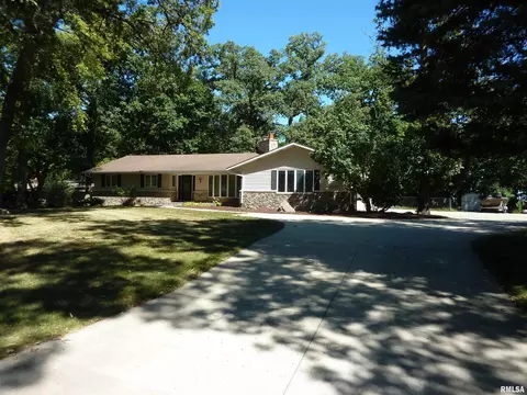 27305 Sherry Ann Ct, Donahue, IA 52746