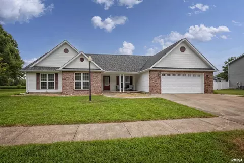 702 Legacy Dr, Herrin, IL 62948