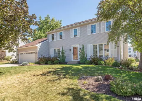 5113 Hamilton Ct, Davenport, IA 52807