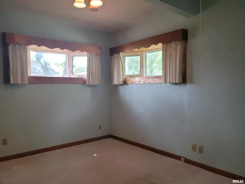 1931 33rd St, Moline, IL 61265 photo 17