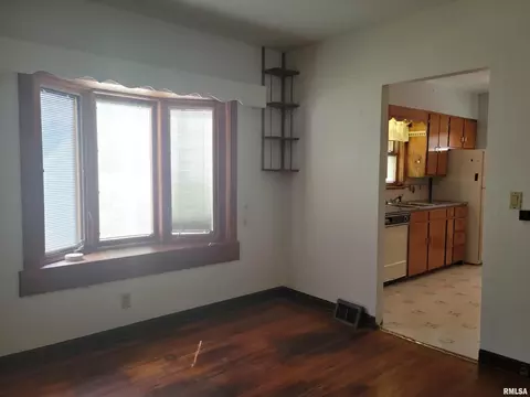 1931 33rd St, Moline, IL 61265 photo 5
