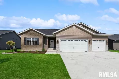 354 W Torrey Pines Dr, Eldridge, IA 52748
