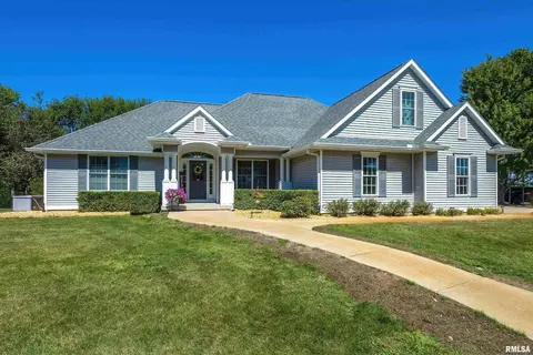 13 Oakington Dr # A, Geneseo, IL 61254