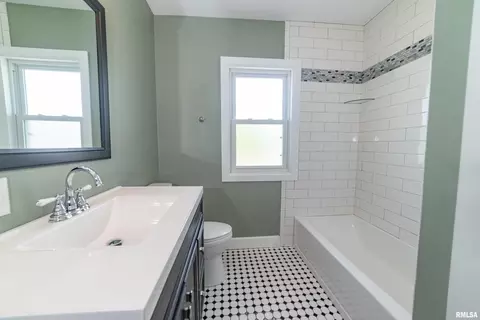 1106 19th Ave, Moline, IL 61265 photo 8