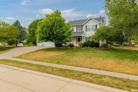 5430 Taylor Ave, Bettendorf, IA 52722