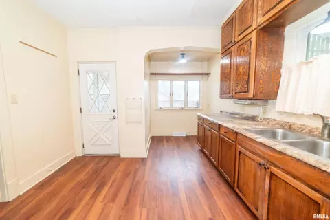 1002 24th St, Moline, IL 61265 photo 7