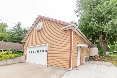 1002 24th St, Moline, IL 61265 photo 19