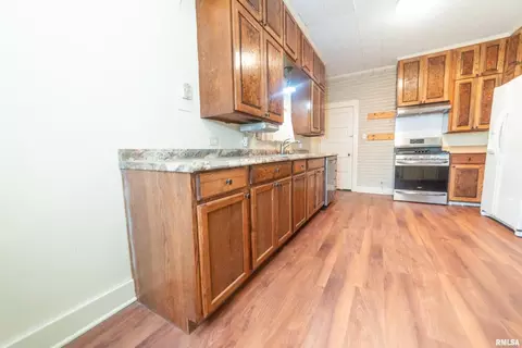 1002 24th St, Moline, IL 61265 photo 6