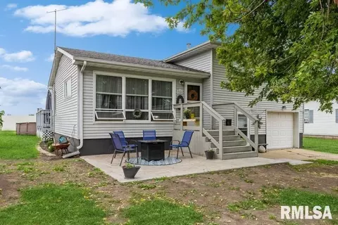204 SE 8th Ave, Aledo, IL 61231