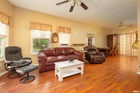 1145 22nd St, Moline, IL 61265 photo 10