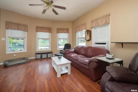 1145 22nd St, Moline, IL 61265 photo 11