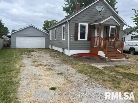 607 W 9th Ave, Milan, IL 61264