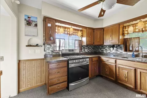 208 SE 7th Ave, Aledo, IL 61231 photo 4