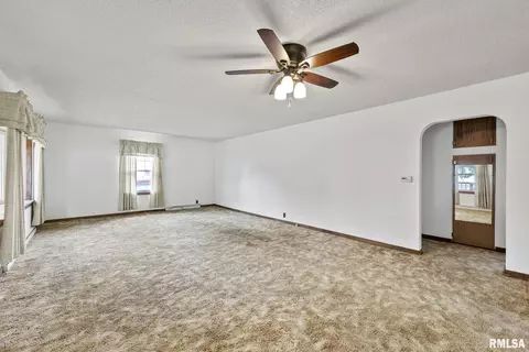 208 SE 7th Ave, Aledo, IL 61231 photo 5