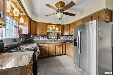 208 SE 7th Ave, Aledo, IL 61231 photo 3
