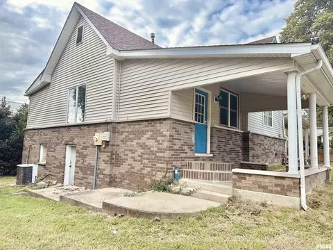 809 E Main St, Marion, IL 62959 photo 2