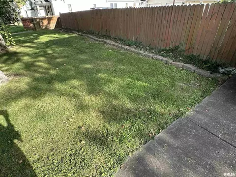 809 E Main St, Marion, IL 62959 photo 21
