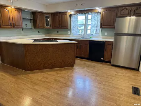 809 E Main St, Marion, IL 62959 photo 12