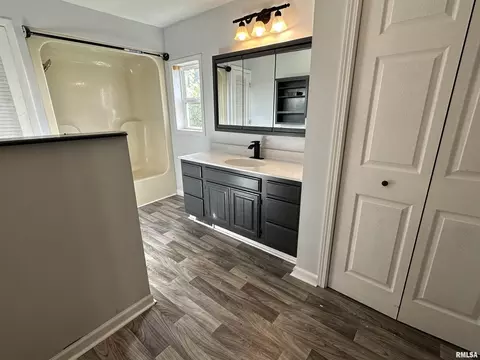 809 E Main St, Marion, IL 62959 photo 16