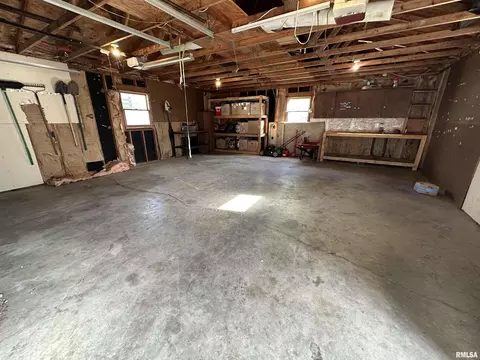 809 E Main St, Marion, IL 62959 photo 6