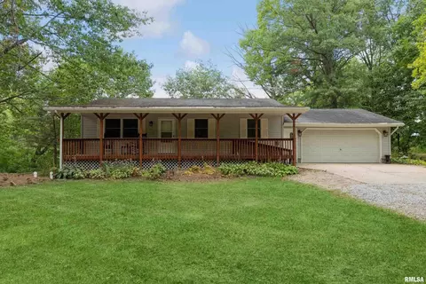 2752 320th Ave, Dewitt, IA 52742