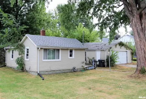 2345 N 9th St, Clinton, IA 52732