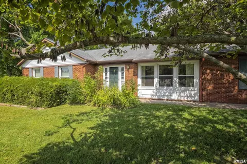 609 N Beadle Dr, Carbondale, IL 62901