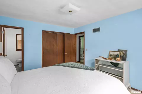 2715 2nd St, Moline, IL 61265 photo 13