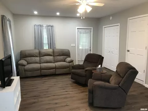 142 Hollis St, Kewanee, IL 61443 photo 7