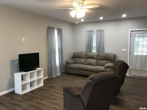 142 Hollis St, Kewanee, IL 61443 photo 6