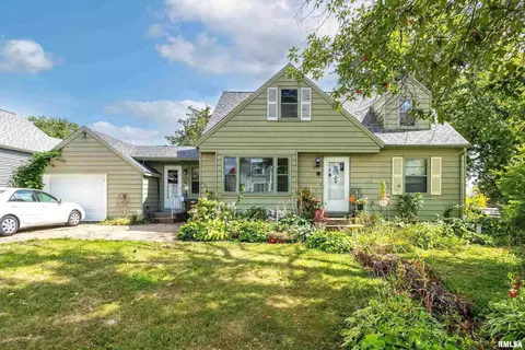 3817 Fillmore St, Davenport, IA 52806