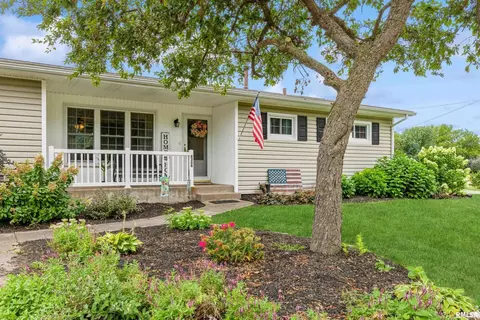 6308 221st St N, Port Byron, IL 61275