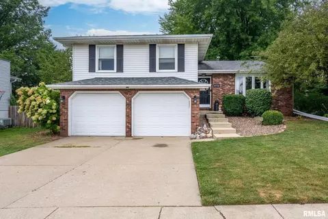 4730 Davis St, Bettendorf, IA 52722
