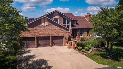 1571 Howard Rd, Marion, IL 62959