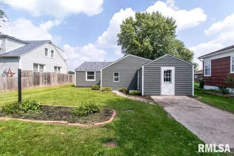 218 2nd St, Colona, IL 61241