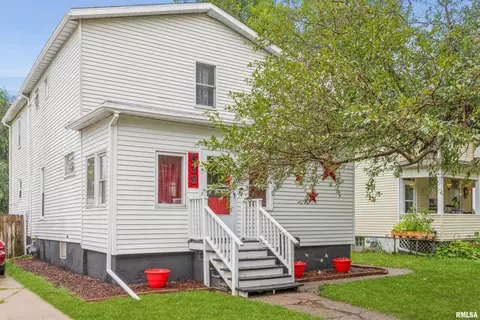 638 7th Ave S, Clinton, IA 52732