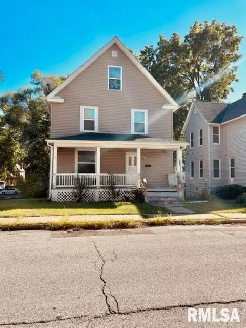 1131 E 15th St, Davenport, IA 52803