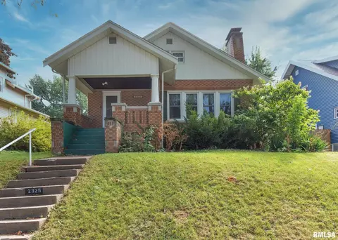 2325 Western Ave, Davenport, IA 52803