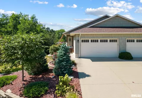 2116 Parkside Ct, Milan, IL 61264